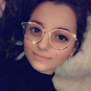 Meet your Posher, Monika